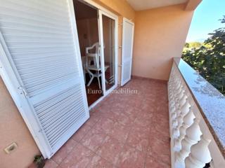 Due appartamenti a Malinska, con giardino, arredati!