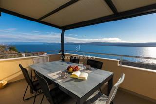 Appartamento con due terrazze e vista sul Quarnero