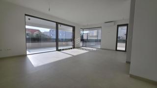 Appartamento con giardino privato, zona prestigiosa di Zara