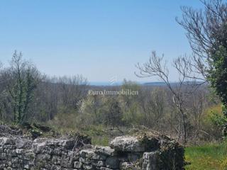 Three ruins in a quiet location overlooking the sea