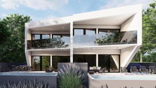 Jadranovo, casa bifamiliare con piscina a Roh Bau