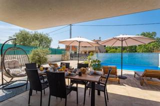 Istria - casa con piscina, vicino al centro