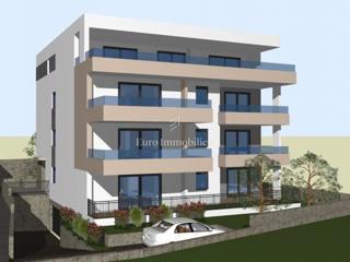Makarska - spazioso appartamento in una villa urbana