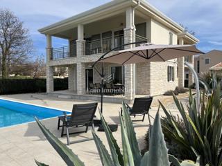 Casa indipendente con piscina, vicino a Cittanova, Istria