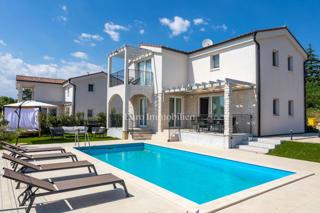Istria - villa moderna con piscina e giardino paesaggistico