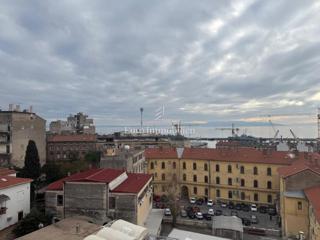 Rijeka, centro storico - appartamento con vista