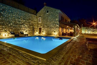 Stone villa with large pool, Drvenik