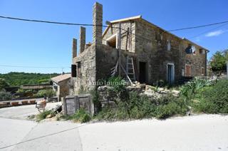 Casa in pietra con vista mare - zona Buie