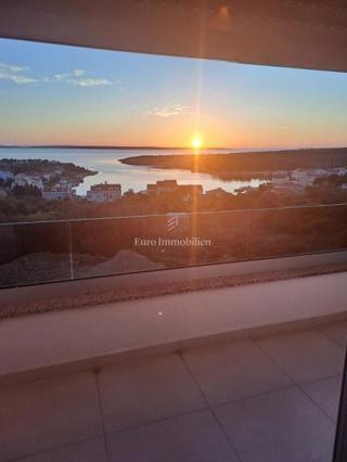 Šimuni, Pag - appartamento con giardino e vista mare