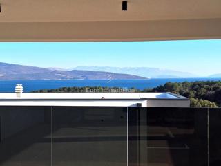 Luxury apartment with pool and terrace, city of Krk