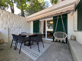 Živogošće - appartamento con terrazza vicino alla spiaggia