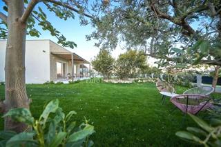 Kaštela - villa con piscina su un ampio terreno