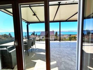 Dramalj, Bellissimo Appartamento con Ampia Terrazza e Vista Mare