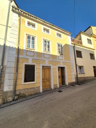 Selce - casa in pietra da ristrutturare, a 50 m dal mare