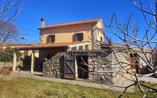 Isola di Krk - casa indipendente con un bellissimo giardino