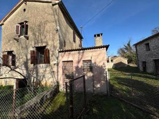 Labin - casa bifamiliare in pietra con potenziale