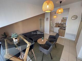 Appartamento ristrutturato nel centro di Crikvenica, prima fila sul mare