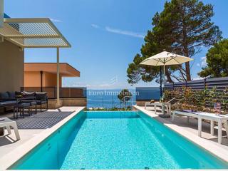 Veliko Brdo - nuova villa con piscina e vista mare