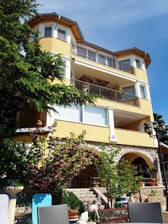 Villa first row to the sea with mooring for two boats