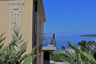 Villa in una posizione privilegiata con vista sul mare 