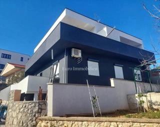 Two-bedroom apartment in a new building, Tisno