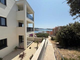 Rogoznica – appartamento moderno vicino al mare