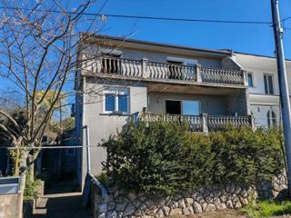 Malinska - grande casa con vista mare, potenziale!