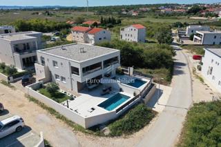 Nin - casa con piscina vicino al mare