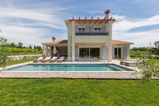 Casa con piscina, nuova costruzione vicino a Labin