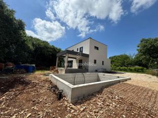 Labin - casa in posizione tranquilla