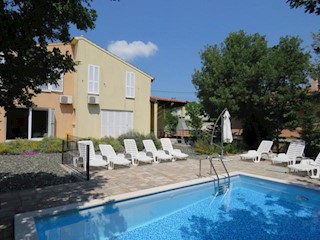 Beautiful semi-detached house with a swimming pool