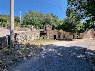 Old stone house in the center of Bribir