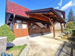 Affascinante Casa in Legno a Stubička Slatina – Tranquillità, Natura e Ottimi Collegamenti con Zagabria
