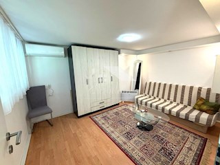 Appartamento Accogliente con Accesso al Giardino – Trešnjevka
