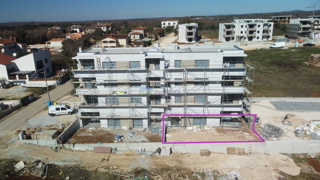Appartamento al piano terra con giardino, zona Parenzo
