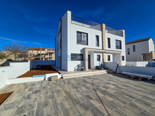 Bellissima doppia casa con vista mare, Poreč