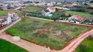 Terreno edificabile con vista mare, 8 km da Poreč.