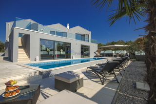 Unica villa di design, nei dintorni di Poreč