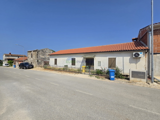 Casa nel centro del paese a 10 km da Parenzo, Istria