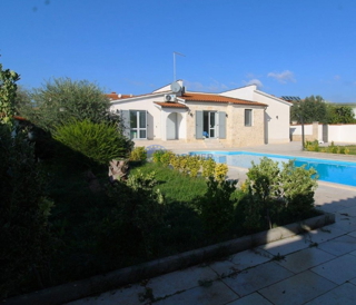 Villetta mediterranea con piscina, a 7 km da Parenzo