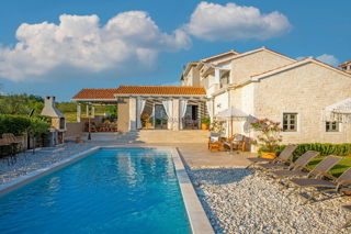 Bellissima villa mediterranea, a 12 km da Parenzo