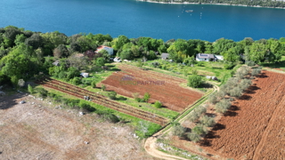 Istria, Rovigno, terreno agricolo in riva al mare