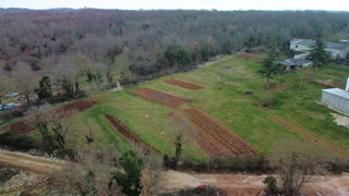 Splendido terreno ai margini della zona edificabile, Višnjan