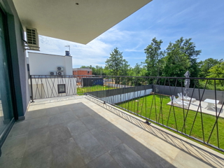 Appartamento, 2 camere da letto + soggiorno, zona Parenzo, 63m2