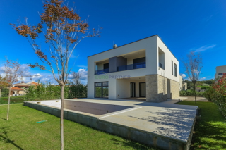 Parenzo - Villa indipendente con piscina