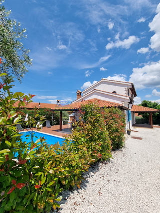 Visignano, bella casa con piscina e grill all&apos;aperto