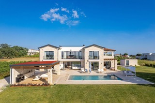 POSIZIONE ESCLUSIVA - lussuosa villa (400 m²) con VISTA MARE aperta!