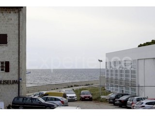 Umago, casa in pietra a 20 m dal mare, 5 camere, ristrutturata