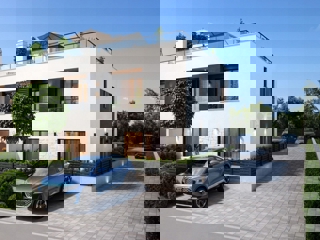ISTRIA, Parenzo - a soli 2 km dal mare, casa di nuova costruzione con PISCINA!