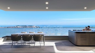 Zona Parenzo: Appartamento duplex di lusso con VISTA MARE!